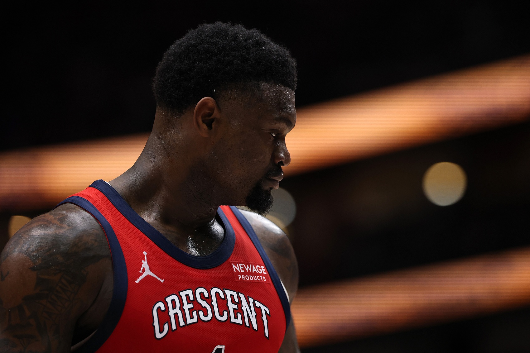 一言难尽！锡安全场5中2&amp;罚球3中0得到4分4板 出战15分钟因病退赛